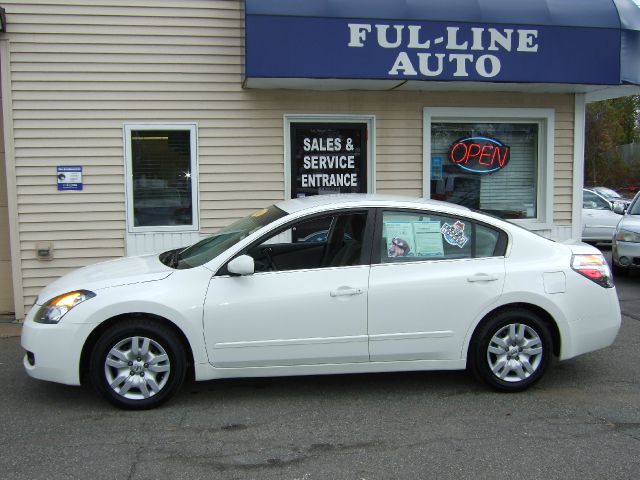 Nissan Altima Pickupslt Quad Cab SWB 4WD 4x4 Truck Sedan