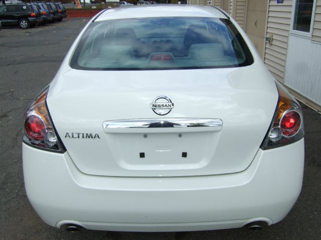 Nissan Altima 2009 photo 2