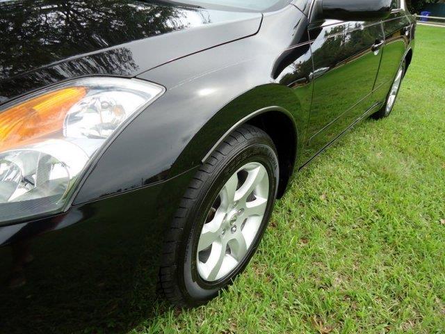 Nissan Altima 2009 photo 1
