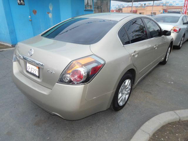 Nissan Altima 2009 photo 2