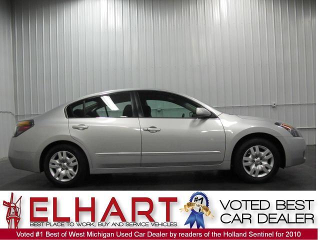 Nissan Altima GS-R Sedan