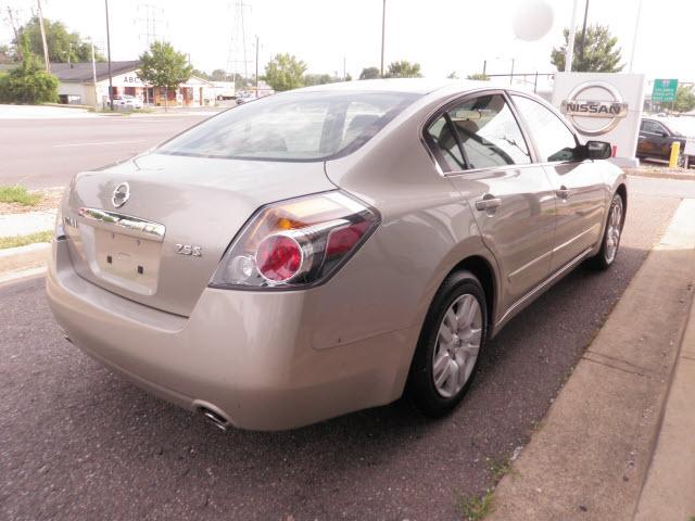Nissan Altima 2009 photo 2