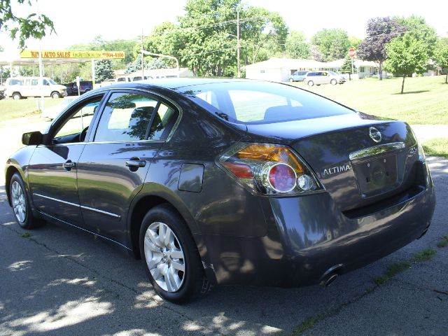 Nissan Altima GS-R Sedan
