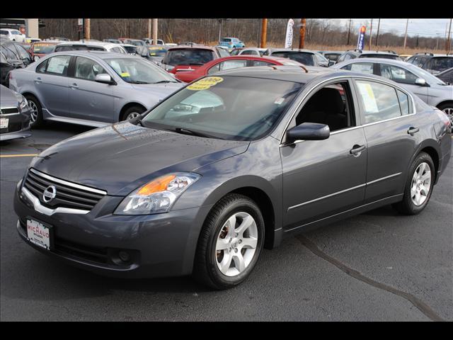 Nissan Altima Pickupslt Quad Cab SWB 4WD 4x4 Truck Sedan