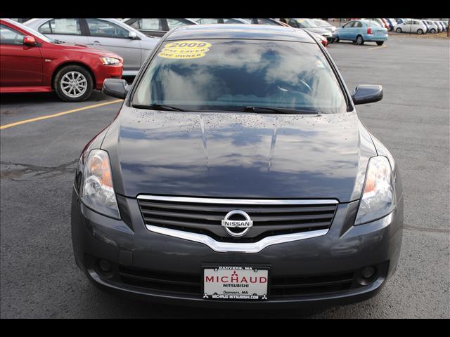 Nissan Altima 2009 photo 1