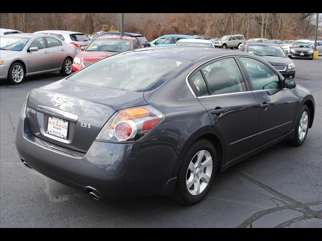 Nissan Altima 2009 photo 4