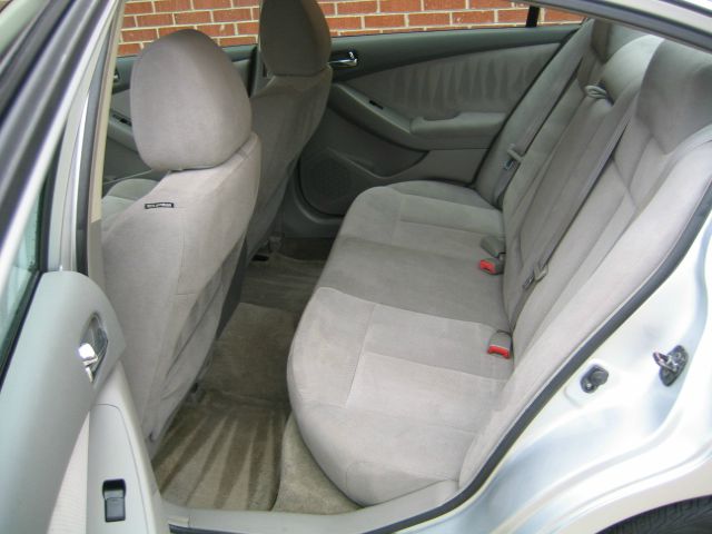 Nissan Altima Pickupslt Quad Cab SWB 4WD 4x4 Truck Sedan