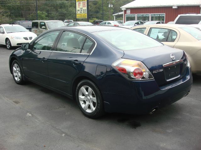 Nissan Altima Pickupslt Quad Cab SWB 4WD 4x4 Truck Sedan