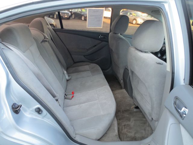 Nissan Altima Pickupslt Quad Cab SWB 4WD 4x4 Truck Sedan