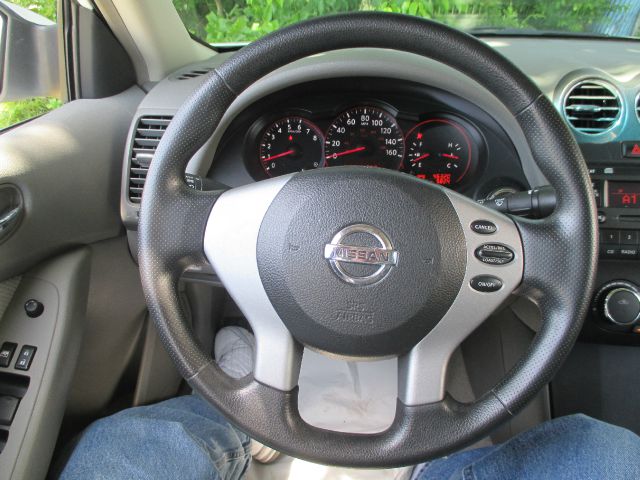 Nissan Altima 2009 photo 2