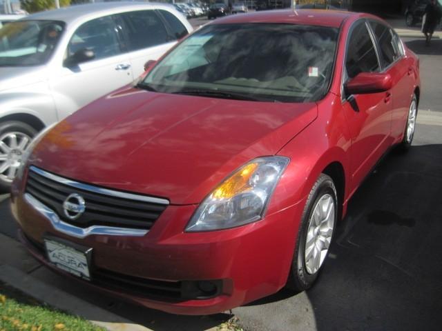 Nissan Altima Pickupslt Quad Cab SWB 4WD 4x4 Truck Sedan