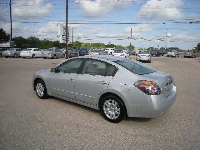 Nissan Altima 2009 photo 2