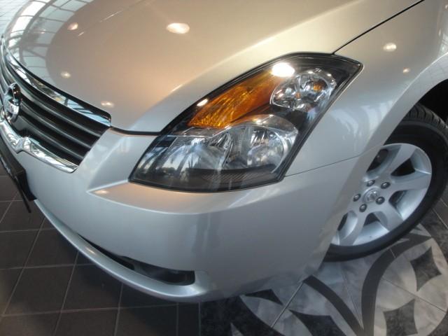 Nissan Altima 2009 photo 1