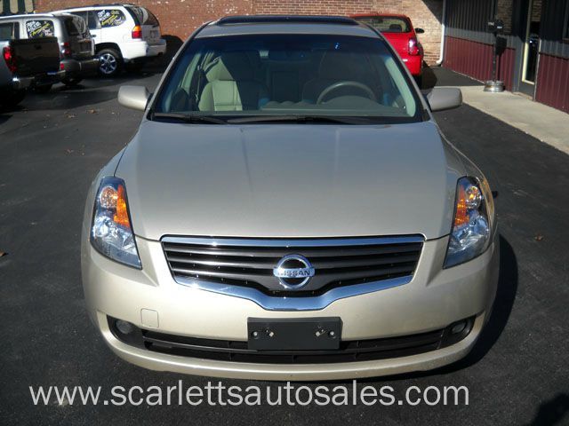 Nissan Altima SLT Quad Cab 2WD Sedan