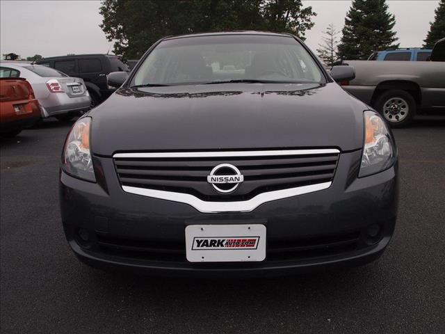 Nissan Altima Pickupslt Quad Cab SWB 4WD 4x4 Truck Sedan