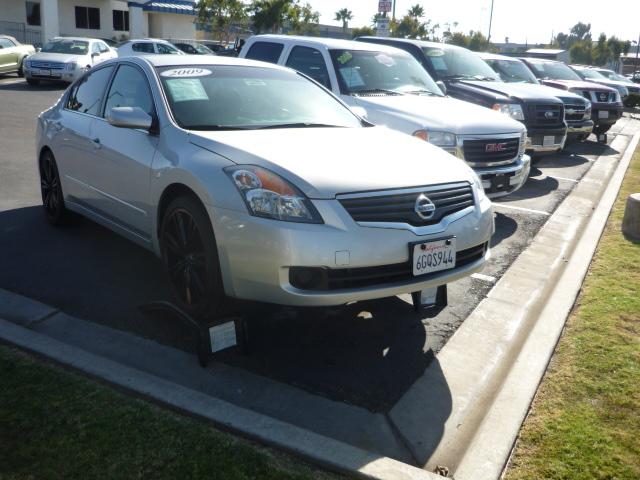 Nissan Altima Pickupslt Quad Cab SWB 4WD 4x4 Truck Sedan