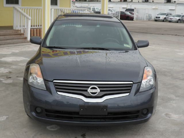 Nissan Altima Pickupslt Quad Cab SWB 4WD 4x4 Truck Sedan