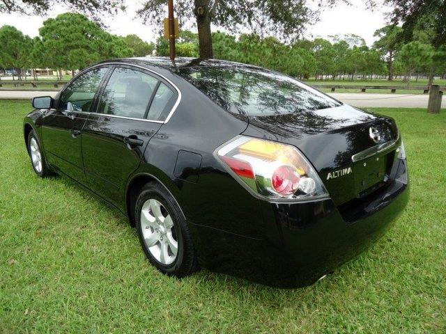 Nissan Altima 2009 photo 24