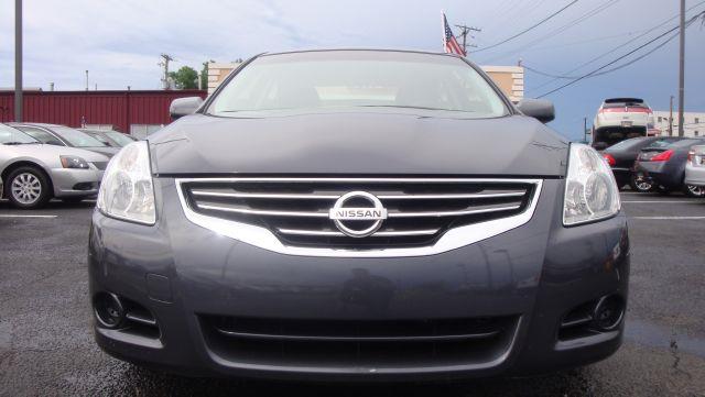Nissan Altima 2010 photo 1