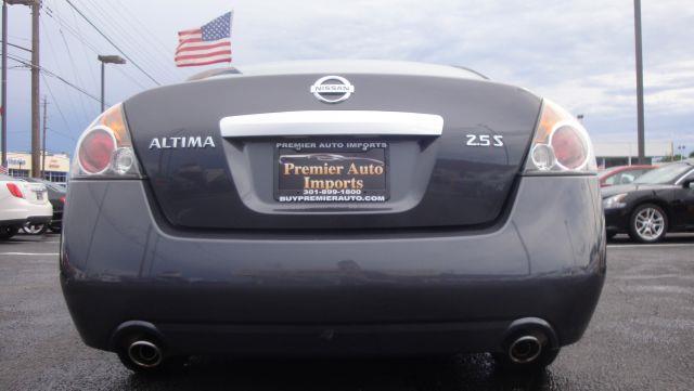 Nissan Altima 2010 photo 4