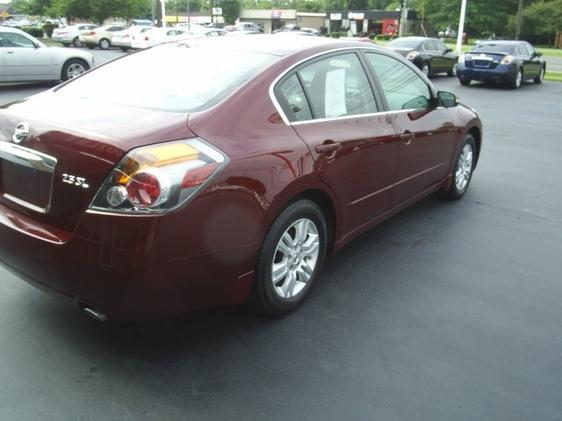 Nissan Altima 2010 photo 3