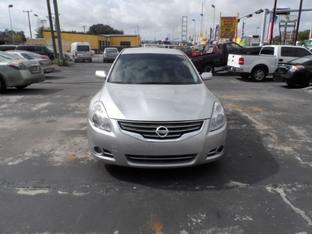 Nissan Altima 2010 photo 3