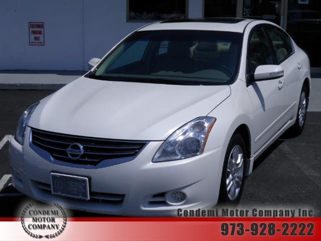 Nissan Altima 2010 photo 2