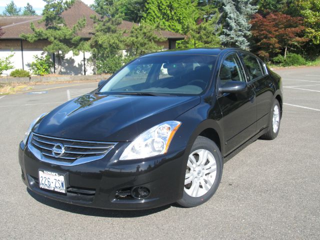 Nissan Altima 2010 photo 1
