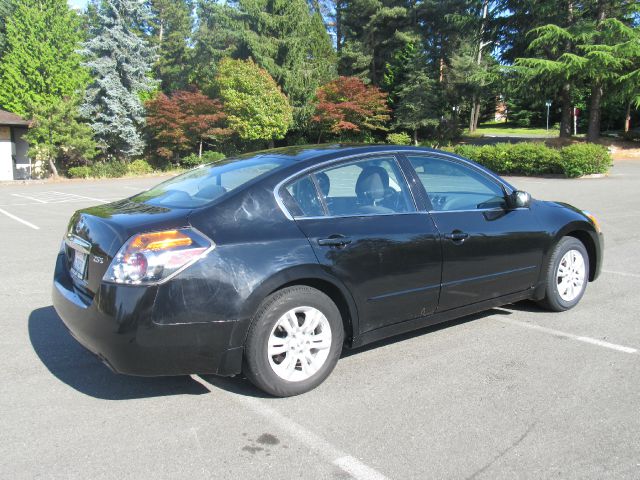 Nissan Altima 2010 photo 2