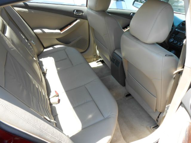 Nissan Altima 2010 photo 17