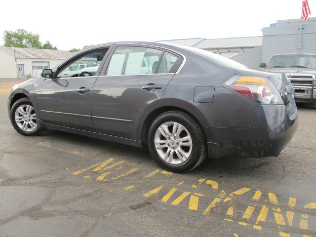 Nissan Altima 2010 photo 1