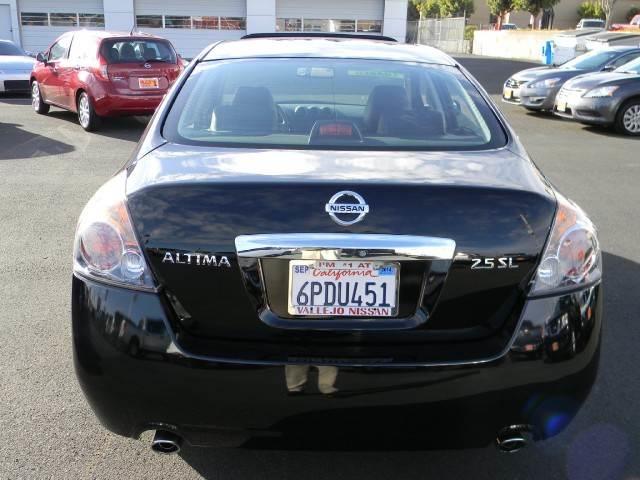 Nissan Altima 2010 photo 2