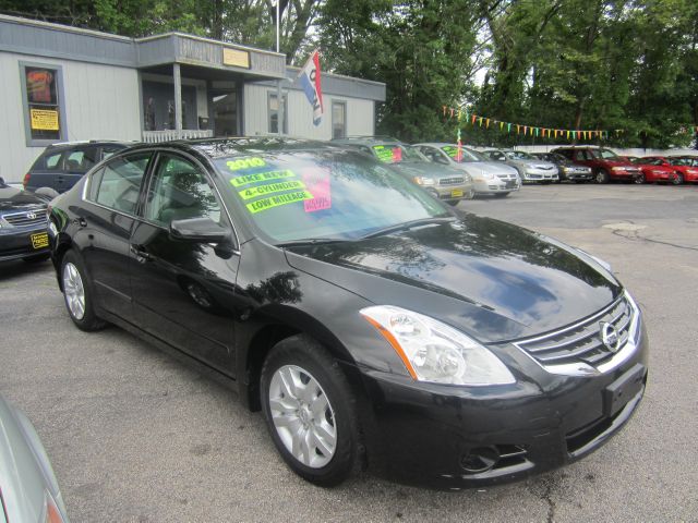 Nissan Altima Pickupslt Quad Cab SWB 4WD 4x4 Truck Sedan