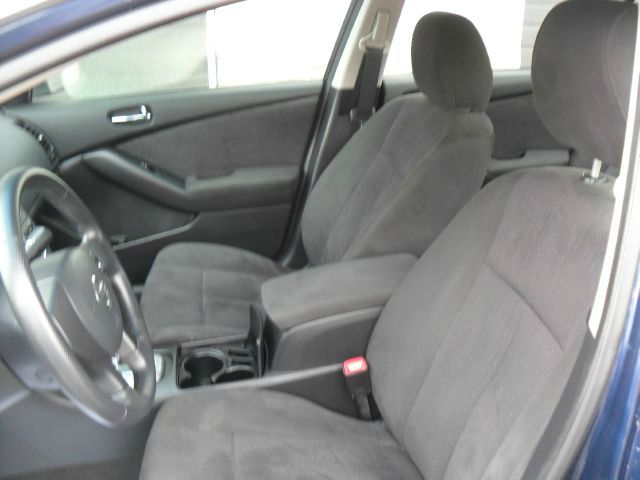 Nissan Altima Pickupslt Quad Cab SWB 4WD 4x4 Truck Sedan