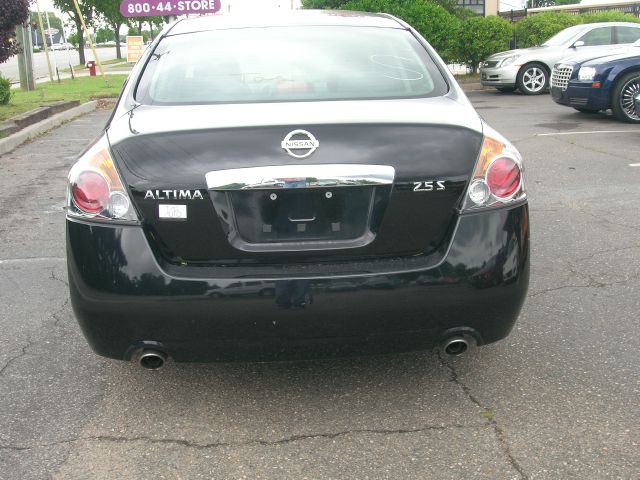 Nissan Altima Pickupslt Quad Cab SWB 4WD 4x4 Truck Sedan