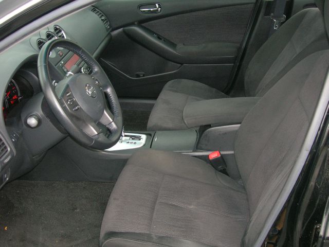 Nissan Altima 2010 photo 1
