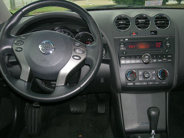 Nissan Altima 2010 photo 6