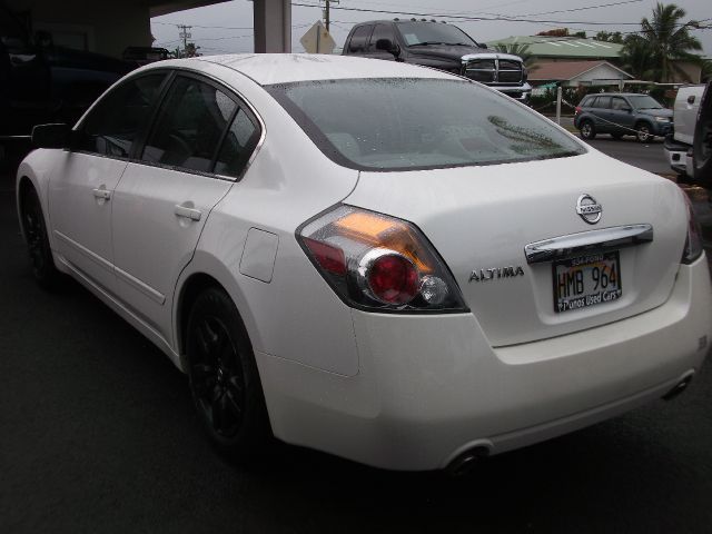 Nissan Altima 2010 photo 1