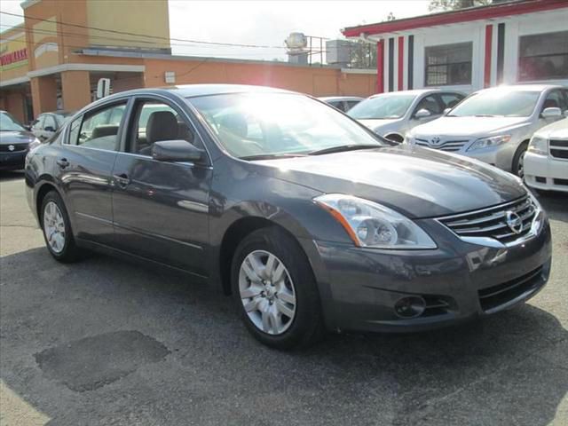 Nissan Altima 2010 photo 1
