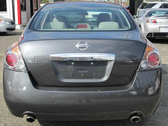 Nissan Altima 2010 photo 4