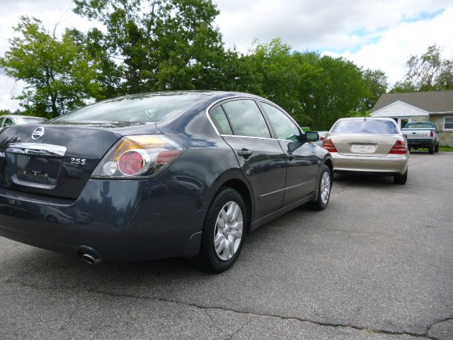 Nissan Altima Pickupslt Quad Cab SWB 4WD 4x4 Truck Sedan