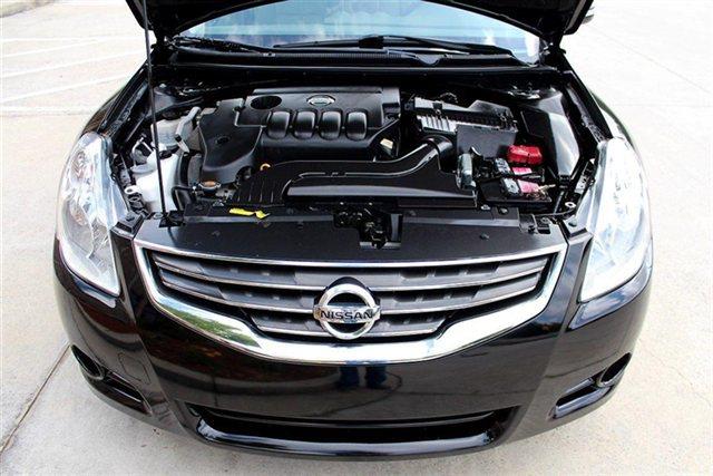 Nissan Altima 2010 photo 19