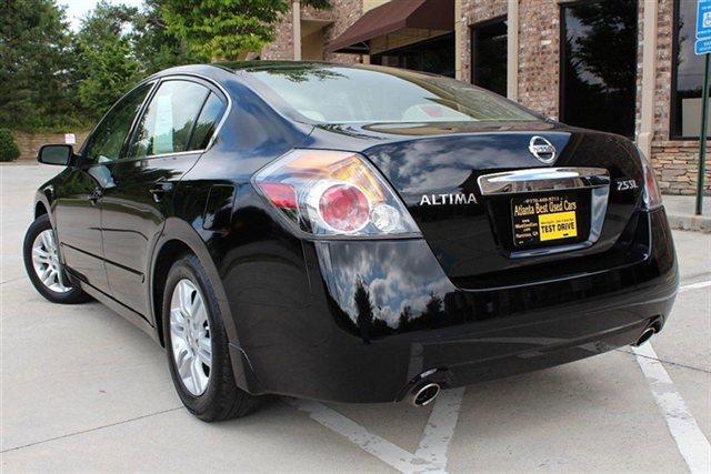 Nissan Altima 2010 photo 21