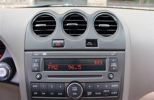 Nissan Altima 2010 photo 9