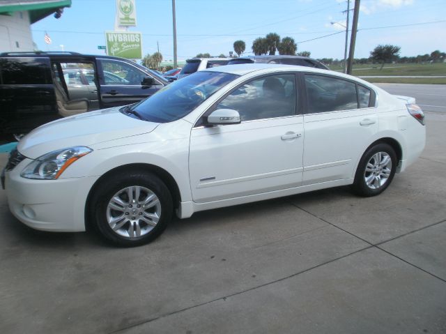 Nissan Altima 2010 photo 1