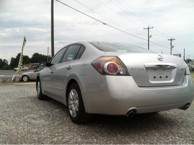 Nissan Altima Pickupslt Quad Cab SWB 4WD 4x4 Truck Sedan