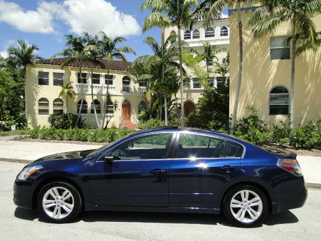 Nissan Altima 2010 photo 2