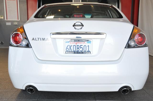Nissan Altima 2010 photo 0