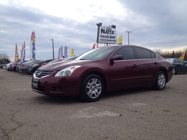 Nissan Altima 2010 photo 1