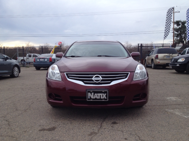 Nissan Altima 2010 photo 2